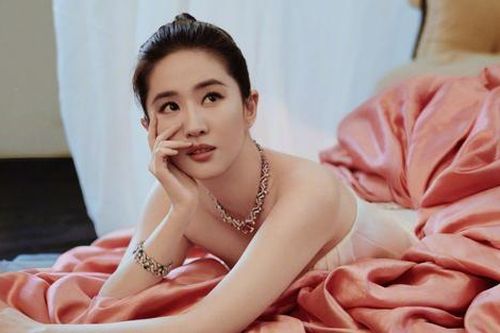 Ảnh cưới giờ mới được hé lộ của Lưu Diệc Phi và ông xã