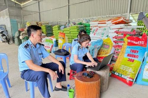 Hà Giang: Xử phạt 12,5 triệu đồng hộ kinh doanh phân bón không có giấy chứng nhận