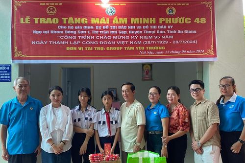 Trao nhà Mái ấm tình thương cho 2 trẻ mồ côi
