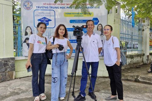 Nhà báo đa năng trong thời đại số nói dễ, làm khó