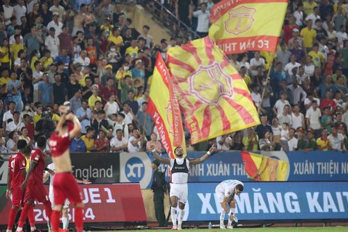 V.League: Nam Định đặt tay vào chức vô địch