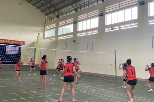 Ra mắt câu lạc bộ bóng chuyền nữ xã Ia Rmok