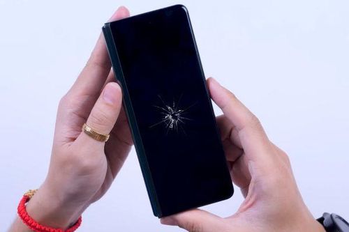 Thay màn hình Z Fold 3 chính hãng giá tốt