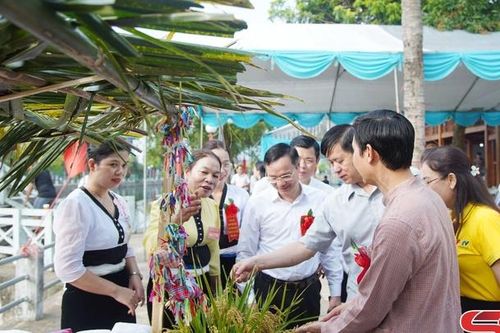 Lễ mừng cơm mới của dân tộc Thái xã Quang Huy