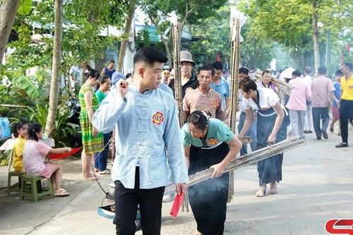 Sôi động các trò chơi dân gian đặc sắc
