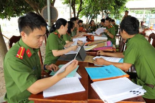 Hỗ trợ hàng ngàn người Việt ở Campuchia hồi hương ổn định cuộc sống