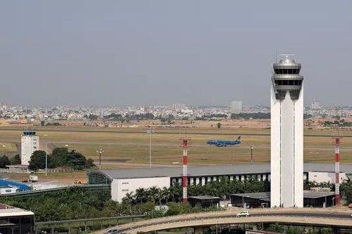 Thông tin mới nhất về vụ hai máy bay suýt đối đầu