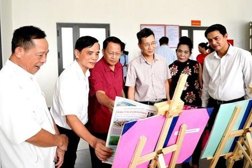 Báo Lào Cai cải tiến chất lượng Báo ảnh dành cho đồng bào các dân tộc