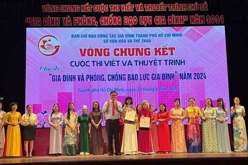 Hơn 3.000 tác phẩm tôn vinh giá trị gia đình