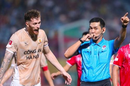 Trọng tài bị 'treo còi' sau công văn chất vấn của Công an Hà Nội FC