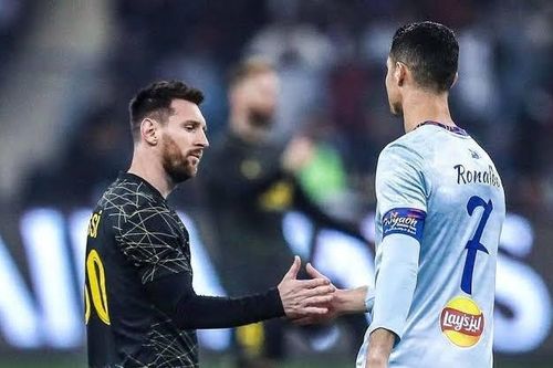 Ronaldo đang muốn chứng tỏ anh vĩ đại hơn Messi