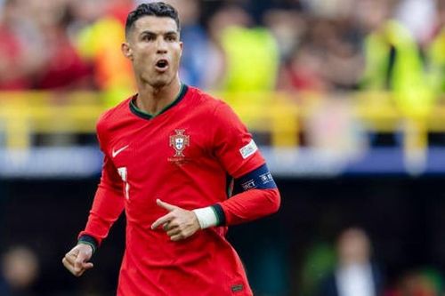 Bồ Đào Nha vào vòng 1/8 EURO 2024, Ronaldo không ghi bàn vẫn nhận 'mưa' lời khen vì quyết định bất ngờ