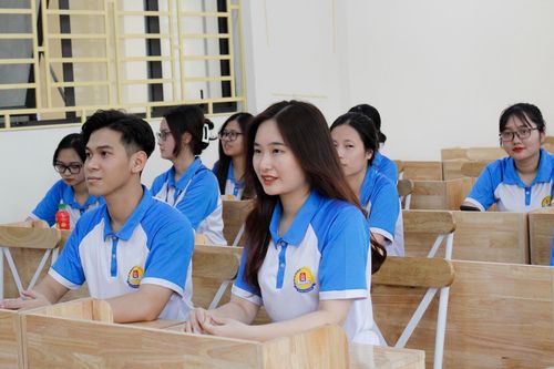'Xanh hóa' chương trình đào tạo: Giải quyết yêu cầu của thực tiễn