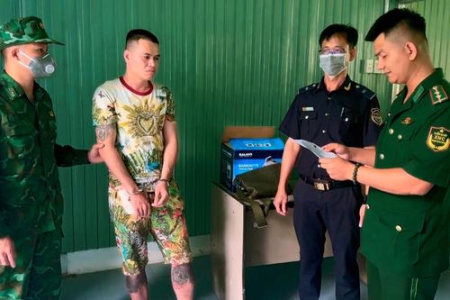 Đồn Biên phòng cửa khẩu Mỹ Quý Tây bắt giữ đối tượng có liên quan trong vụ việc lạm dụng tín nhiệm chiếm đoạt tài sản