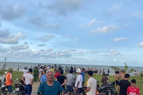 Một người tử vong, hai người mất tích khi tắm biển ở Thanh Hóa