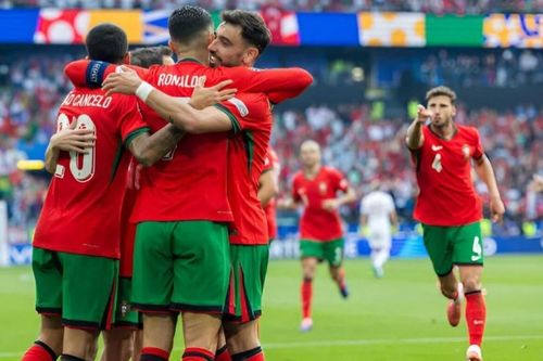 Vòng loại Euro 2024: 'Kẻ mạnh' thắng đậm, 'ông lớn' ra oai