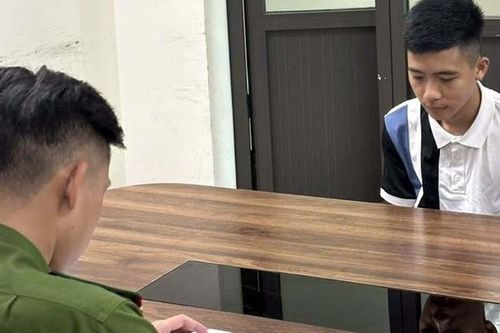 Manh mối làm lộ diện đối tượng đập vỡ kính 9 ô tô ở Hà Nội