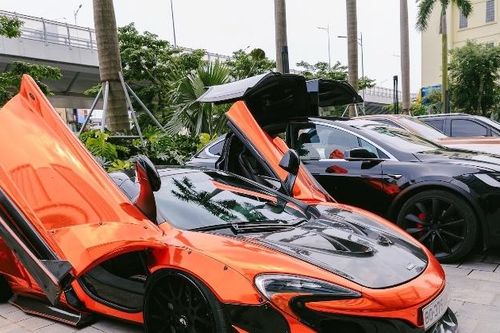 Đại gia Dương 'Kon' mang dàn siêu xe trị giá trăm tỷ trưng bày tại Hà Nội