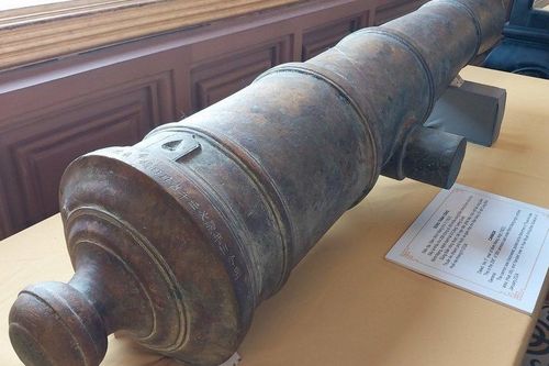 Chiêm ngưỡng loạt cổ vật quý hội tụ về Cố đô Huế
