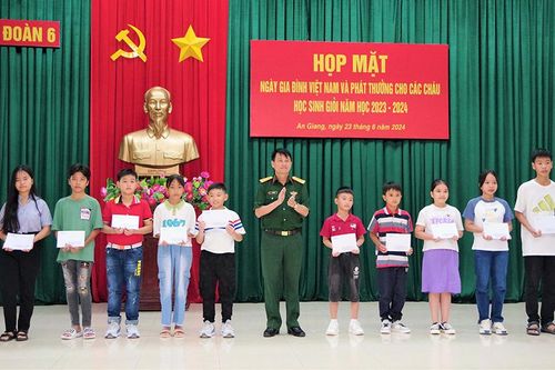 Lữ đoàn 6 họp mặt Ngày Gia đình Việt Nam