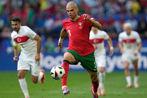 Pepe nâng cao kỷ lục ở Euro