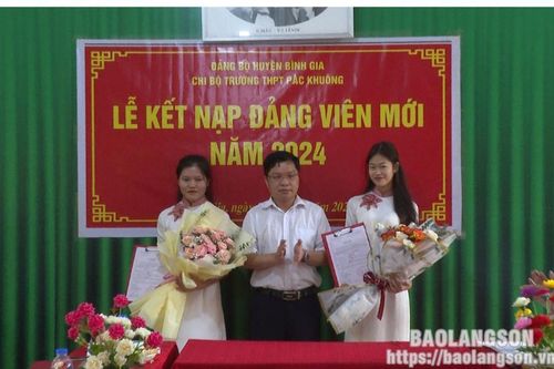 Bình Gia: Kết nạp 6 đảng viên học sinh đầu tiên