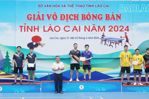 Trao 7 bộ giải tại Giải Vô địch Bóng bàn tỉnh năm 2024