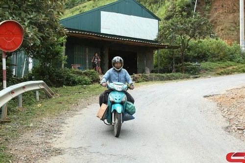 Nguy cơ mất an toàn giao thông do biển báo, gương cầu lồi bị hư hỏng