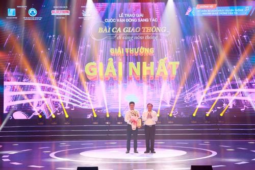Trao giải cuộc thi sáng tác 'Bài ca giao thông đi cùng năm tháng'