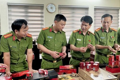 Hành trình phá chuyên án thực phẩm chức năng rởm hoạt động xuyên quốc gia
