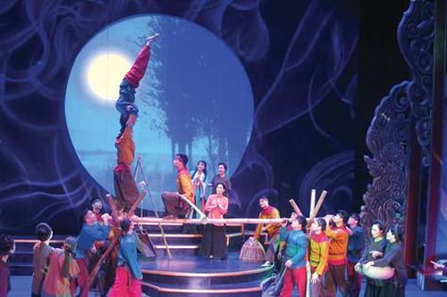 Khích lệ văn nghệ sĩ sáng tạo