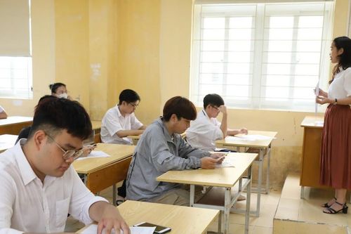 Đột phá chính sách để thu hút giáo viên