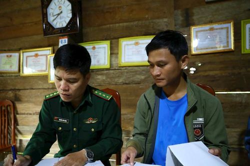 Điểm tựa của bản làng