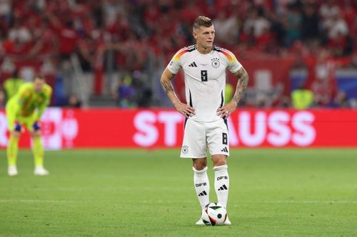 Nực cười khi so sánh Kroos với một hậu vệ