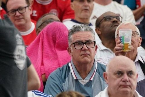Tình cũ của cầu thủ Anh trùm kín mặt khi đi xem EURO 2024