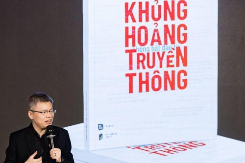 Sách 'Khủng hoảng không bắt đầu từ truyền thông' của Lê Quốc Vinh: Triết lý chính trực, minh bạch nhân văn