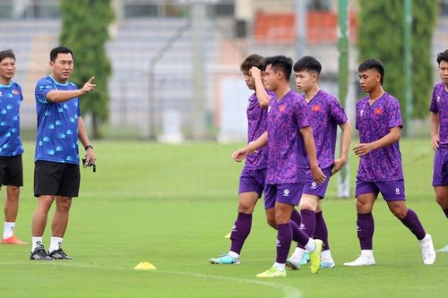 Chốt danh sách U19 Việt Nam dự giải đấu cực chất lượng, có cả Việt kiều CH Séc