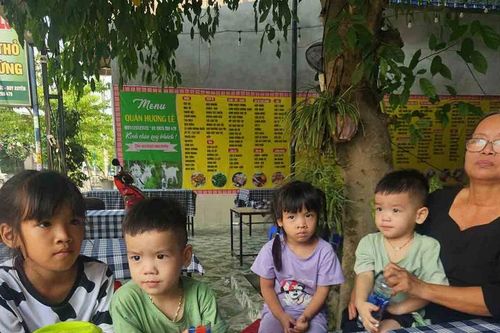 Xót thương 4 cháu nhỏ bơ vơ