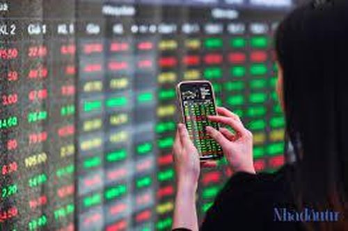 Chứng khoán chìm trong sắc đỏ, khối ngoại 'xả hàng' mạnh