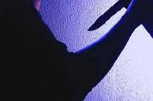 Sau chầu nhậu trở về nhà, chồng bị vợ đâm tử vong rồi vội vàng chôn cất