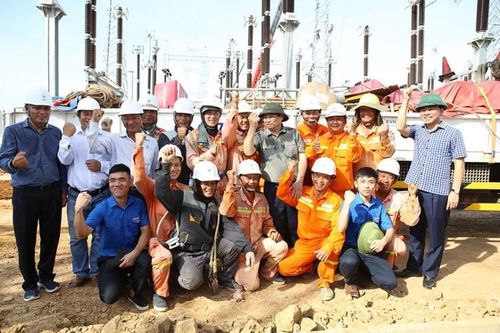Đường dây 500kV mạch 3 đưa điện ra Bắc: Nỗ lực 'chạy đua với thời gian'