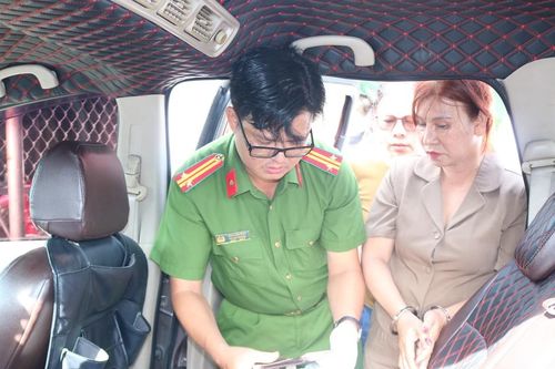 Tạm giữ người phụ nữ vận chuyển hơn 0,5kg ma túy
