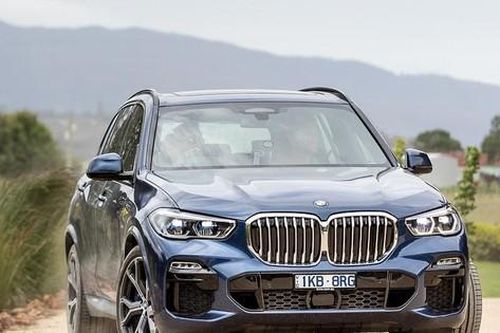 BMW bị kiện tập thể vì ăng-ten vây cá thiết kế lỗi