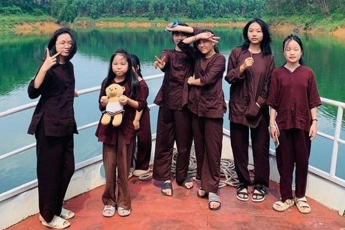 'Khóa tu' ở nơi đặc biệt, trẻ không phải ngồi hàng giờ tụng kinh