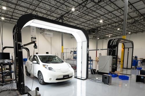 Dùng AI chụp 'cộng hưởng từ' cho ô tô, mất 45 giây quét ngay ra mọi lỗi xe