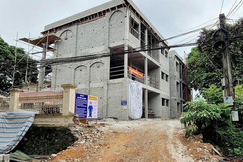Đứt cáp vận thang công trình trường mầm non, 3 người tử vong, 7 người bị thương