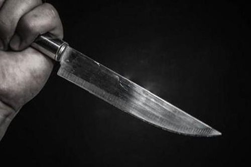 Đi uống rượu về, chồng bị vợ đâm tử vong