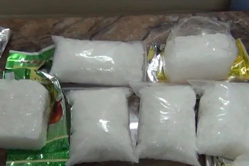 Vận chuyển trái phép 10kg ma túy đá bị bao nhiêu năm tù?