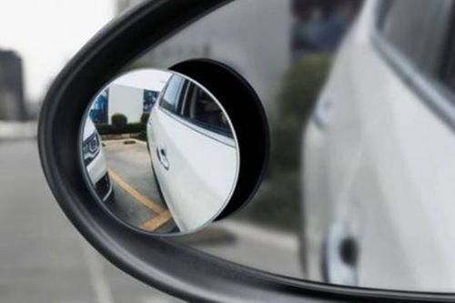 Có nhất thiết phải lắp gương tròn nhỏ lên gương chiếu hậu ô tô không? Hãy cùng nghe câu trả lời từ tài xế kinh nghiệm