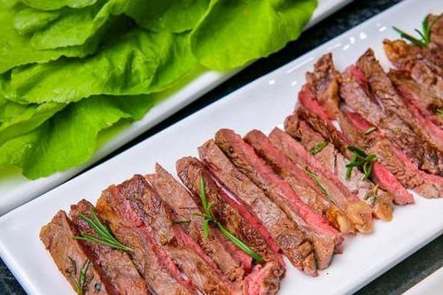 Gợi ý đổi mới thực đơn cuối tuần với món bò cuốn lá cải, dễ ăn lại giàu dinh dưỡng ai cũng mê